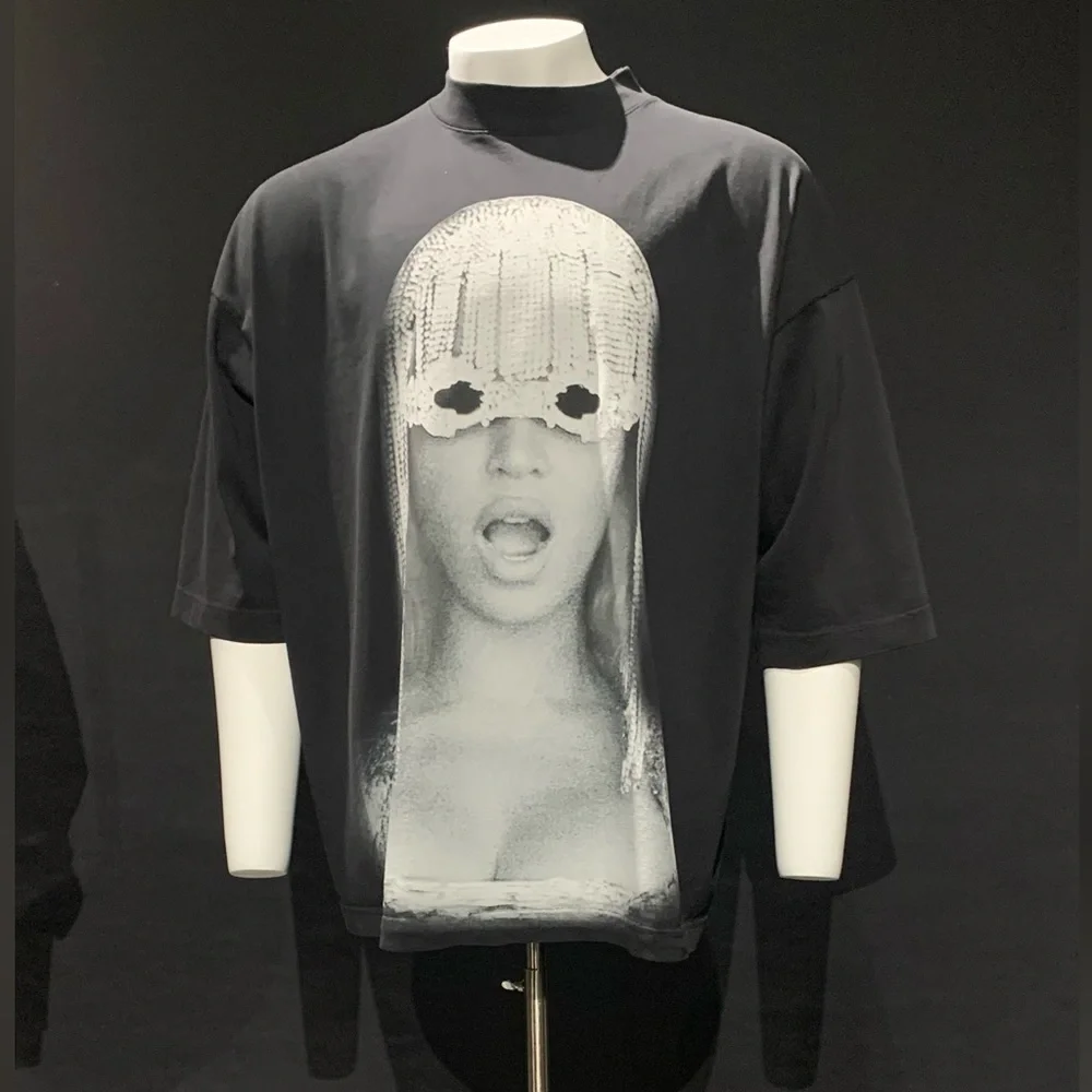 Beyonce x Balmain Renaissance Collection - Picture 2 of 4